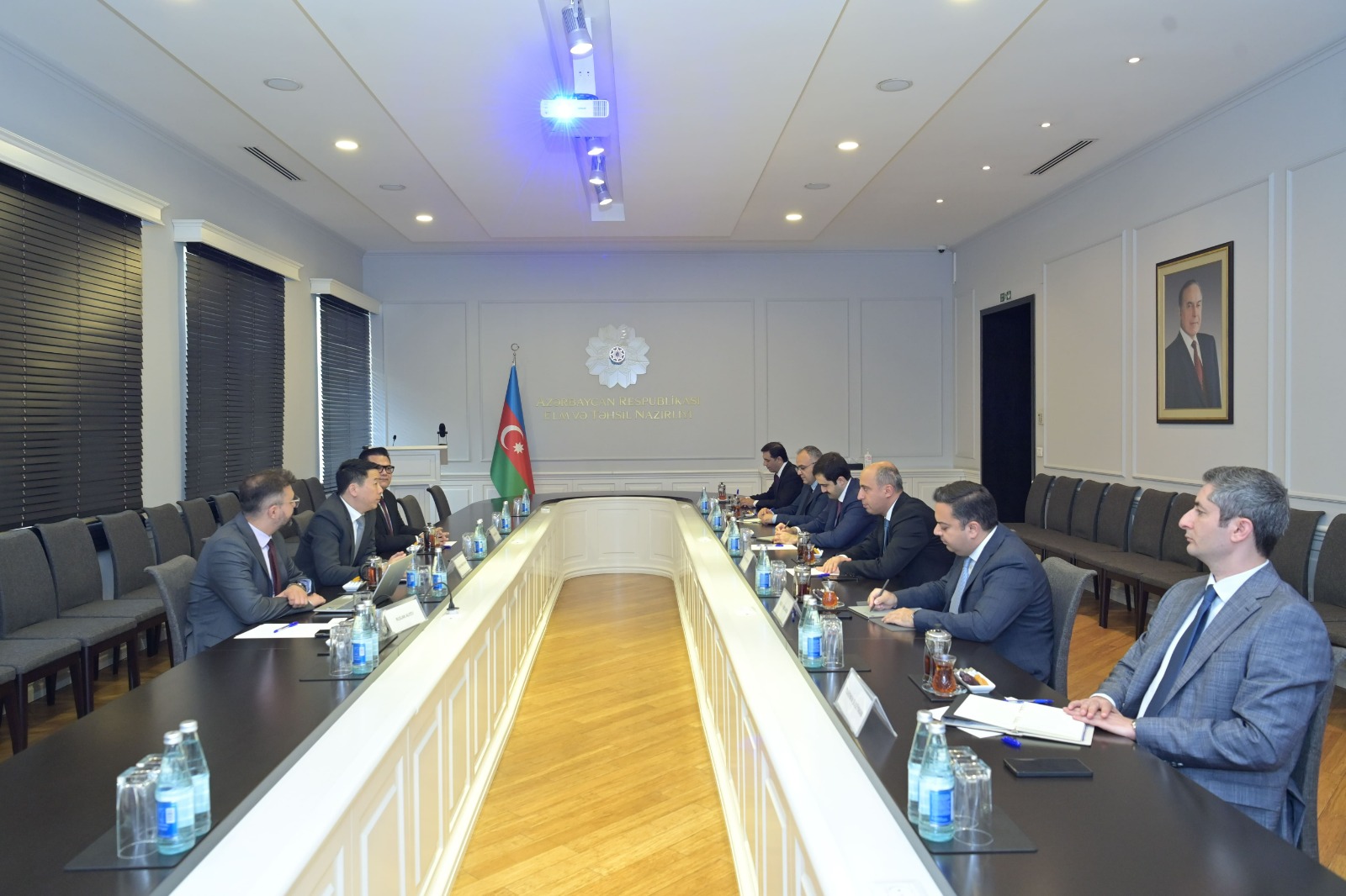 Elm və Təhsil Nazirliyi ilə G42 Presight şirkəti arasında  əməkdaşlıq imkanları müzakirə olunub